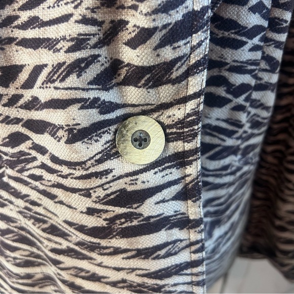 Ellen Tracy Zebra Print Blazer in Black and Cream - Picture 5 of 8